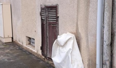 Ouverture et reprise de fissures sur une façade à Belleville-en-Beaujolais